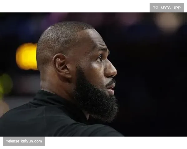 詹姆斯现身训练馆进行个人训练 雷迪克暂无进一步消息